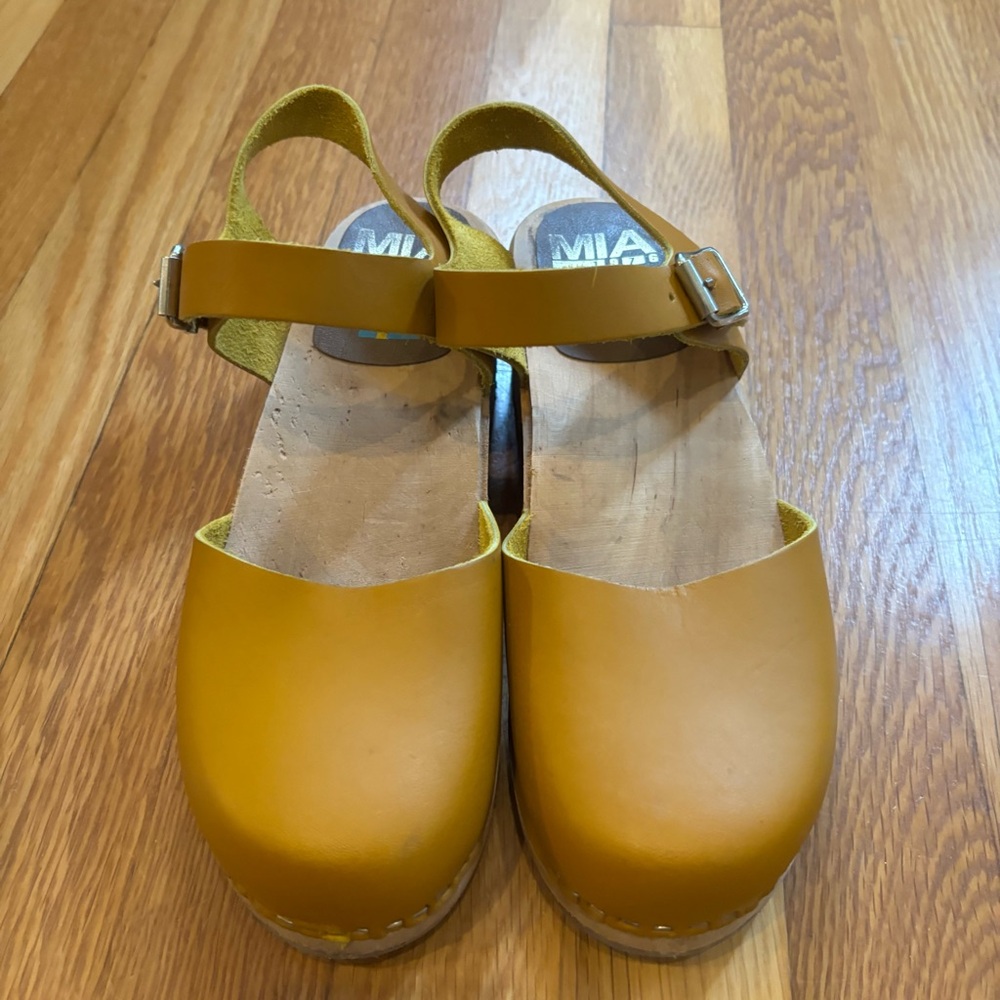 MIA Sofia Clog - Picture 5 of 11